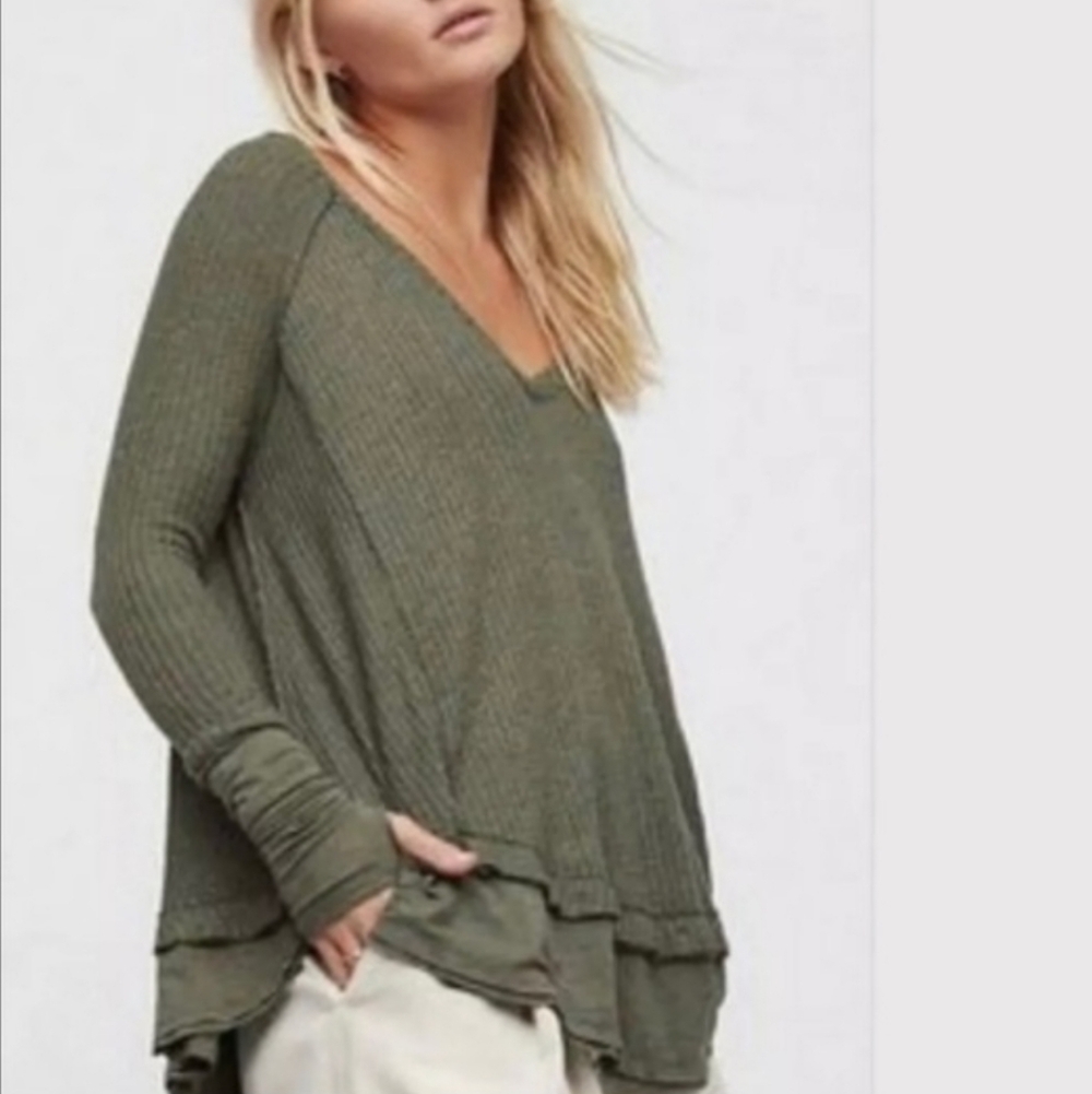 Free People Laguna Tee Thermal Long Sleeve Thumbholes Hi Lo Hem Army Green S NWT - Picture 14 of 14